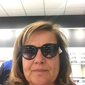 Meet your Posher, Connie